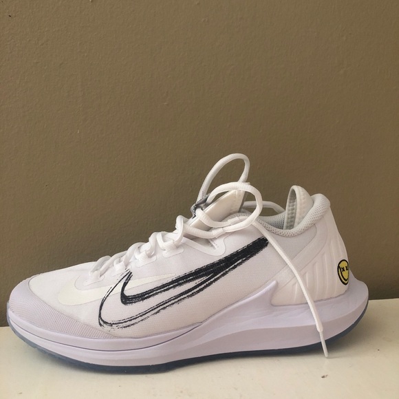 Nike Shoes - Women’s Nikecourt zoom air tennis shoes size 10